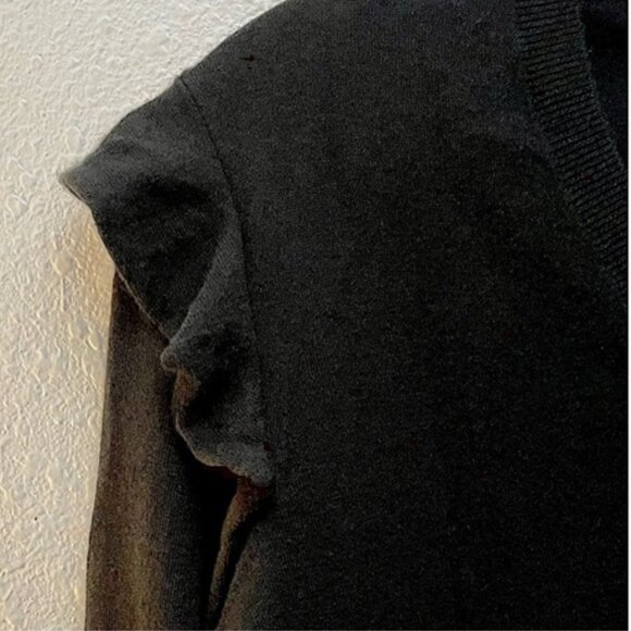 Gorgeous Burberry 100% Cashmere Sweater w/ Romantic Detailing Med $1050 - Picture 6 of 10